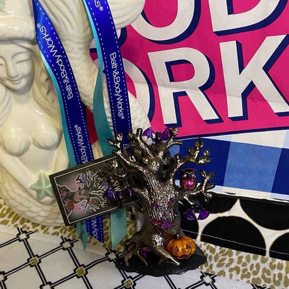 BATH AND BODY WORKS HAUNTED MONSTER TREE PROJECTOR NIGHTLIGHT WALLFLOWER PLUG - Picture 5 of 9